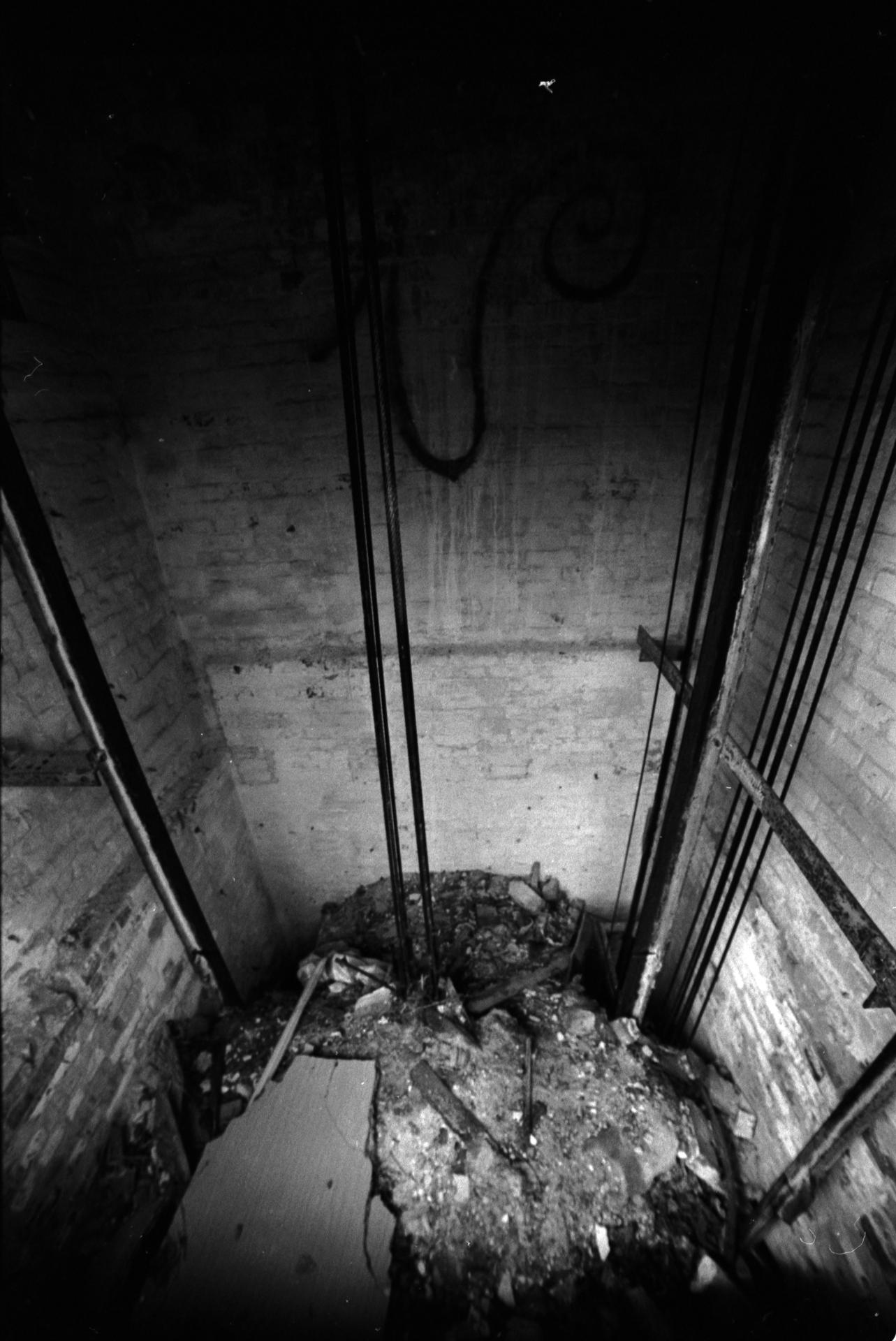 Thumbnail /2022 Brandenburg/Eisenhüttenstadt/Aufzug.jpg