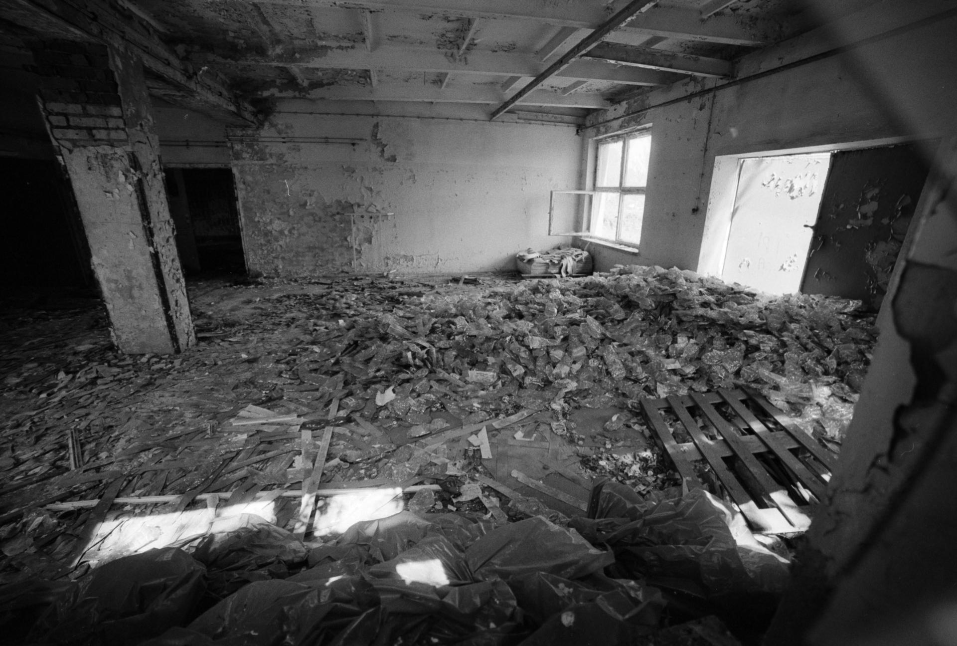 Thumbnail /2022 Brandenburg/Eisenhüttenstadt/Flaschen.jpg